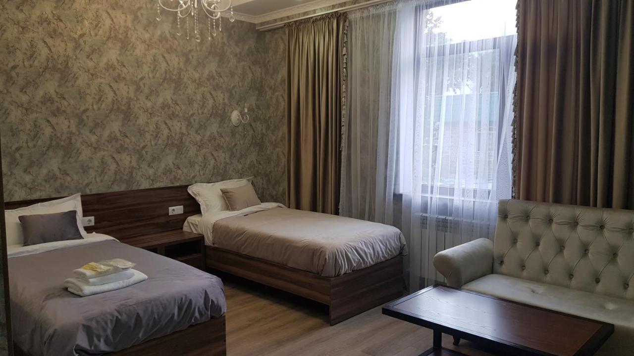 Nomad Hotel Bishkek Halal Ngoại thất bức ảnh