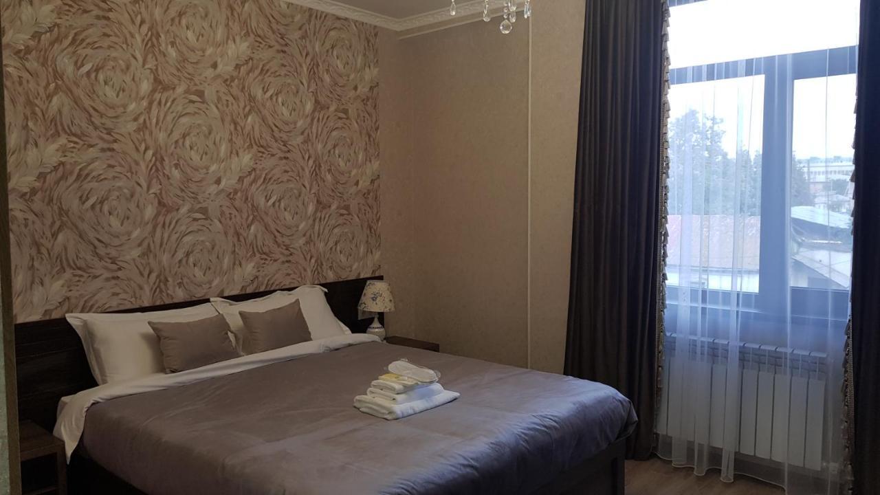 Nomad Hotel Bishkek Halal Ngoại thất bức ảnh