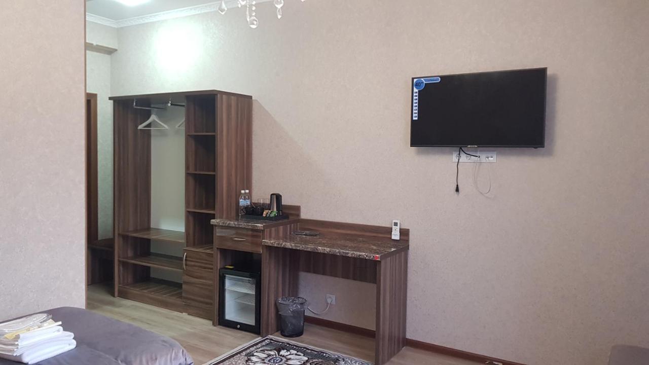 Nomad Hotel Bishkek Halal Ngoại thất bức ảnh
