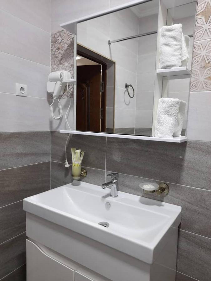Nomad Hotel Bishkek Halal Ngoại thất bức ảnh