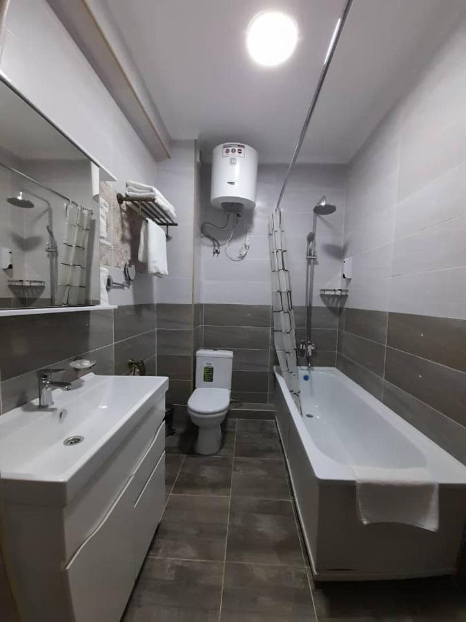 Nomad Hotel Bishkek Halal Ngoại thất bức ảnh