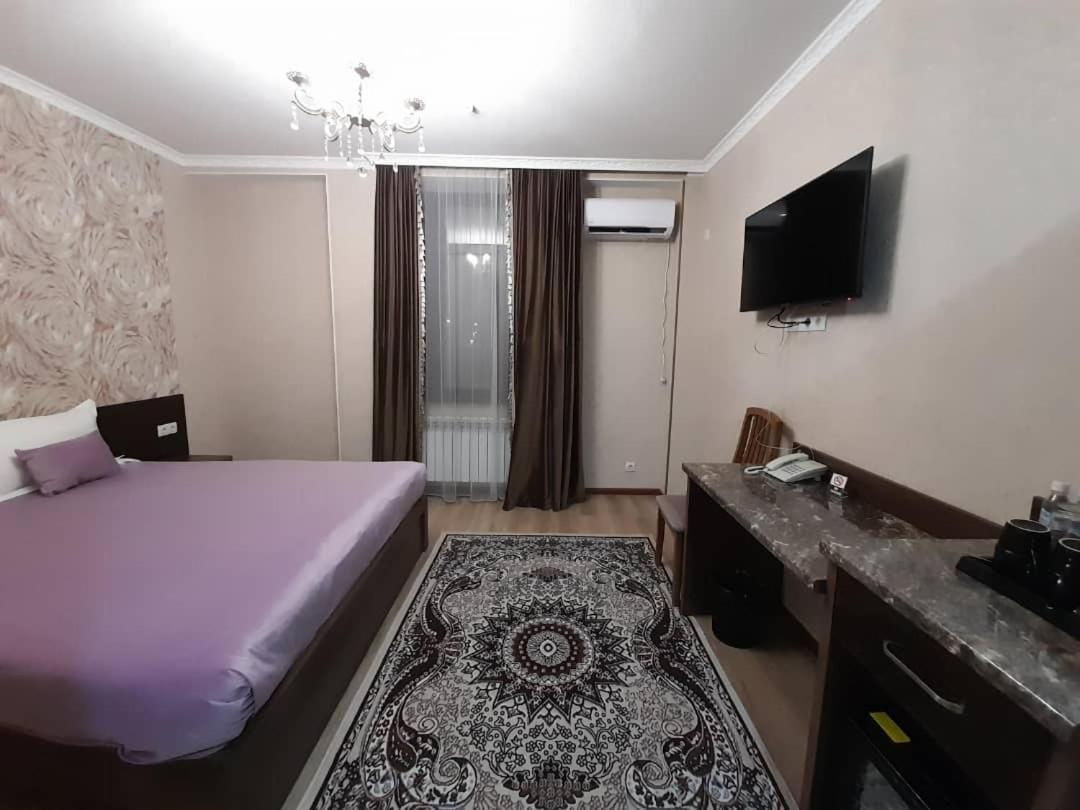 Nomad Hotel Bishkek Halal Ngoại thất bức ảnh